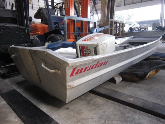 ขายเรือท้องแบน อลูมิเนียม พร้อม เครื่องเรือ SUZUKI 8แรง มือสองญี่ปุ่น