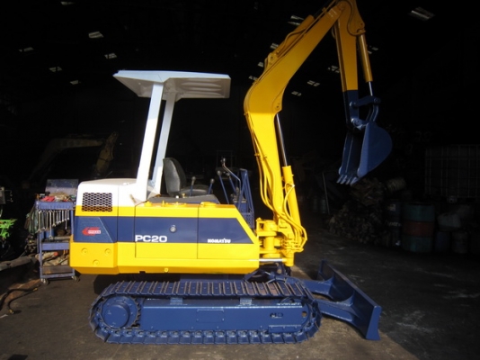 ขาย รถขุดเล็ก KOMATSU รุ่น PC20-6- แทร็กเหล็ก มือสองญี่ปุ่น
