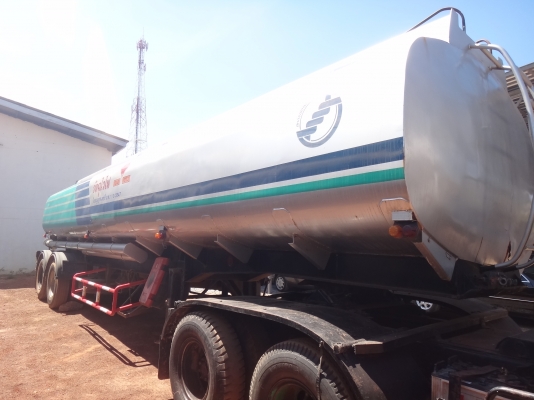 ขายด่วน หางลากน้ำมัน 2  เพลา   30000  ลิตร  พร้อมใช้งาน