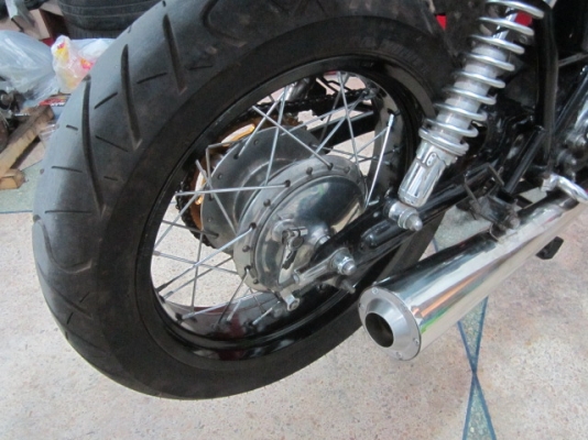 ขายSR400 ปี2002 แนวCUSTOM  ล้อโตๆรายละเอียดด้านใน (รับแลกเทริน์SR400ทุกแนว)รุ่นอื่นก็รับเทริน์ครับ