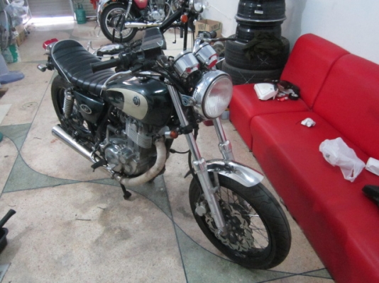 ขายSR400 ปี2002 แนวCUSTOM  ล้อโตๆรายละเอียดด้านใน (รับแลกเทริน์SR400ทุกแนว)รุ่นอื่นก็รับเทริน์ครับ