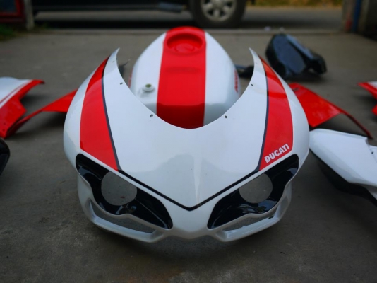 ขายแฟร์ลิ่งDucati1198 ใส่nc30,cbr400 ราคา11000 สนใจติดต่อ0803355484