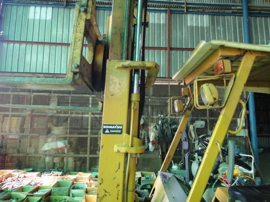 รถโฟล์คลิฟ Komatsu FG20-8 งาพิเศษควงสว่าน... รถโฟล์คลิฟ Komatsu FG20-8 งาพิเศษควงสว่าน...