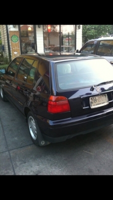 volk รุ่น golf dobble airbage 5ประตูเครื่อง1.8สีม่วงเกียร์ออโต้ติด tv