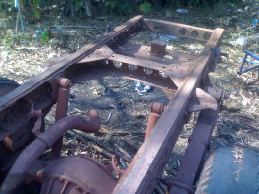 คุณ นิภาพร 101 จองด้วยวาจาของฝากนัปั้นISUZU NNR 58LU5M 110HP ปี 37ห้างแท้ทะเบียน 31 ธค 56