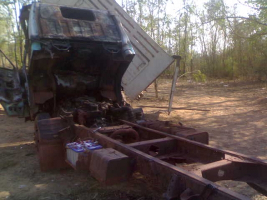 คุณ นิภาพร 101 จองด้วยวาจาของฝากนัปั้นISUZU NNR 58LU5M 110HP ปี 37ห้างแท้ทะเบียน 31 ธค 56