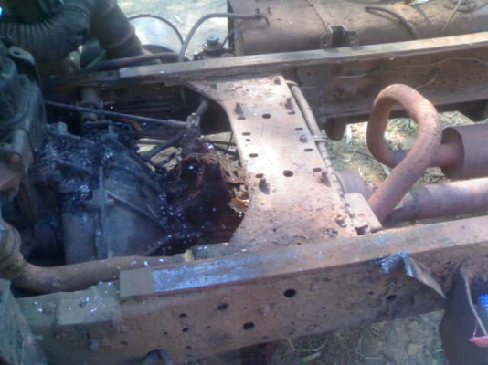 คุณ นิภาพร 101 จองด้วยวาจาของฝากนัปั้นISUZU NNR 58LU5M 110HP ปี 37ห้างแท้ทะเบียน 31 ธค 56