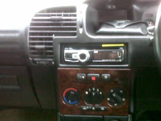 ต้องการขาย เชพโรเลต  ซาฟีร่า เครื่อง 2.2  เกียร์ออโต้ เบาะหนัง  สีดำ ล้อแม็ก ทุกอย่างพร้อมใช้งาน ปี 2003 รถเจ้าของขายเอง ราคาต่อรองได้คับ ติดแก็ส LPG + น้ำม้น ใช้ได้ทั้งแก็สและน้ำม่ันคับ