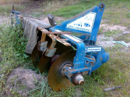 ฝากขายรถไถFORD6600 เสื้อลาย ฝากขายรถไถFORD6600 เสื้อลาย