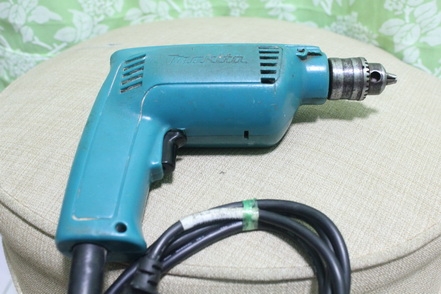 สว่านยี่ห้อ makita ขนาด 2หุน รุ่น 6501 พร้อมใช้งานครับ