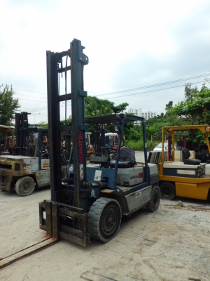 ขายรถยกขนาด 3.5 ตัน ยี่ห้อ KOMATSU  เครื่องดีเซล เกียร์ออโต้