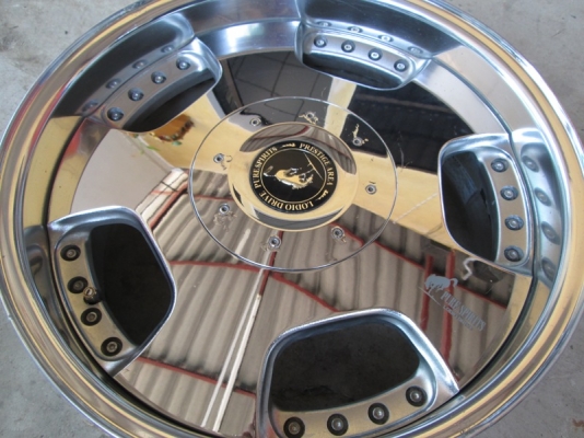 ขายล้อม้าทอง ขายล้อม้าทอง