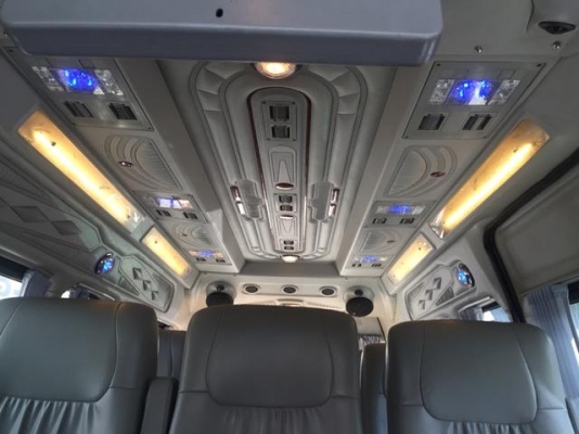 โทร 0922726669 คุณตันหยงตู้เบสออโต้แวน รถตู้ วางเครื่องเจ 3000 cc ปี 2007 MT ราคา 499,000 บาท