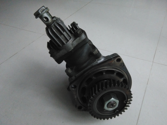 ปั๊มลม ถอดจากเครื่อง 6HH1 24 วาล์ว ปั๊มลม ถอดจากเครื่อง 6HH1 24 วาล์ว