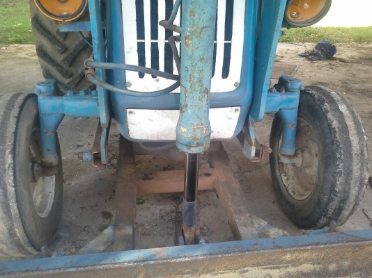 รถไถใหญ่ fiat 580 58 แรงม้า ถูกๆ เกียร์ทอร์ค กึ่งอัตโนมัติ ขับง่ายๆคนขับไม่เป็นหรือหัดขับก็ขับได้ ครับ