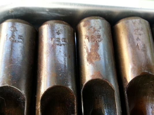 เหล็กตอกประเก็น(ตุ๊ดตู่)