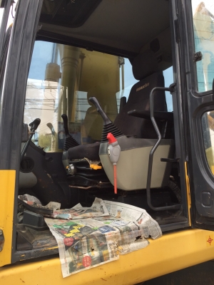 ขายรถแบคโฮ KOMATSU PC200-8 เอกสารอินวอย 5500 ชม.ราคา 1900000