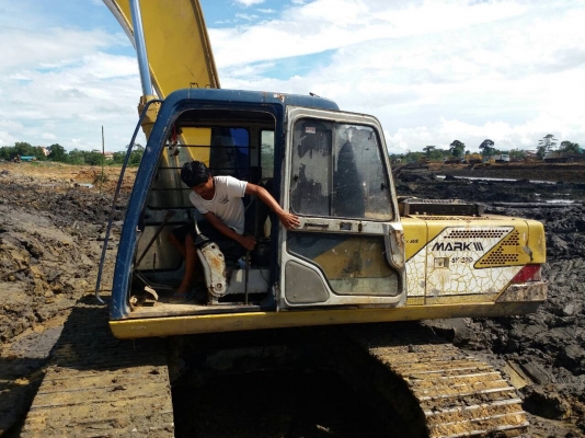 รถขุดSK220-3 ///...,มีเล่มทะเบียน ไฟฟ้า...เอวแน่น โซ่เต็ม เหมสวย..