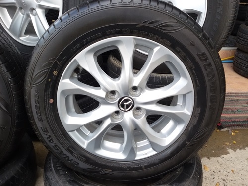ขายล้อ Mazda2 SKYACTIV ขอบ15 ยางปี 15 4 ล้อ ขายล้อ Mazda2 SKYACTIV ขอบ15 ยางปี 15 4 ล้อ