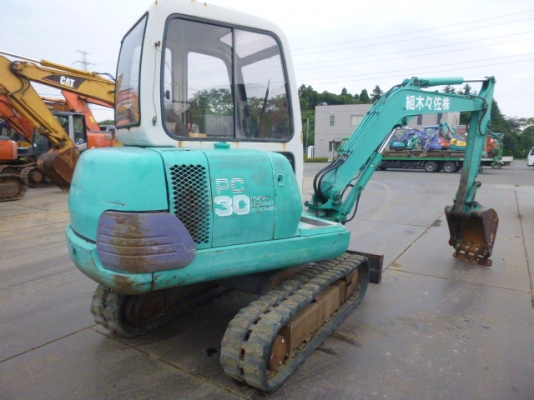 Komatsu PC30-7 ปั้มนิ้ว ตู้เก๋ง ถึงไทยเร็วๆนี้