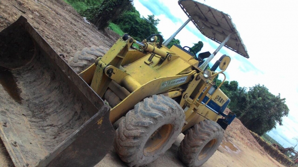 รถตักล้อยางKOMATSU 510กรองเดี่ยว เอกสารอินวอยล์...รถสวย รถเดิมๆ