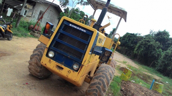 รถตักล้อยางKOMATSU 510กรองเดี่ยว เอกสารอินวอยล์...รถสวย รถเดิมๆ