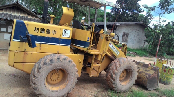 รถตักล้อยางKOMATSU 510กรองเดี่ยว เอกสารอินวอยล์...รถสวย รถเดิมๆ