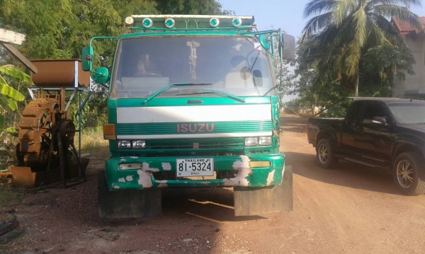 หกล้อ อีซูซุ FTR 175ดั้ม แอร์ เวอร์ ทิฟฟี สโลสกลาง สภาพดีพร้อมใช้ ทะเบียนพร้อมโอน หกล้อ อีซูซุ FTR 175ดั้ม แอร์ เวอร์ ทิฟฟี สโลสกลาง สภาพดีพร้อมใช้ ทะเบียนพร้อมโอน