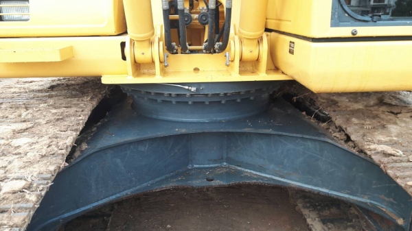 ขายโคมัสซุ 200-7 ชั่วโมง 2,200 ชม. อยู่ในระยะประกัน7,000ชม. ราคา 2,900,000 บาท