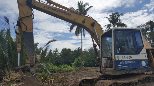 รถแบคโฮ KOBELCO  120 - 5.    สนใจติดต่อ  081 - 6079515