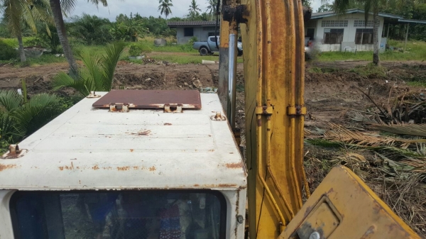 รถแบคโฮ KOBELCO  120 - 5.    สนใจติดต่อ  081 - 6079515