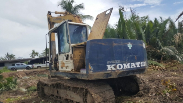 รถแบคโฮ KOBELCO  120 - 5.    สนใจติดต่อ  081 - 6079515