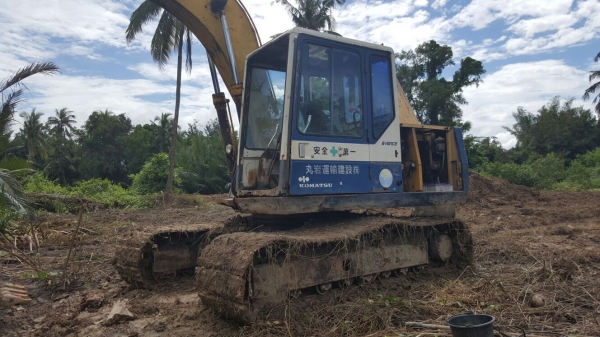 รถแบคโฮ KOBELCO  120 - 5.    สนใจติดต่อ  081 - 6079515