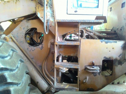 ขายรถตัก KOMATSU 530 ราคา 360,000 อ.แกลง จ.ระยอง  สอบถาม 0818618678,0899347475  https://www.facebook.com/Tractors-Rayong-307154532717928/