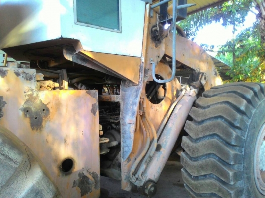 ขายรถตัก KOMATSU 530 ราคา 360,000 อ.แกลง จ.ระยอง  สอบถาม 0818618678,0899347475  https://www.facebook.com/Tractors-Rayong-307154532717928/