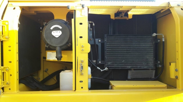 โคมัสซุ200-8 ชั่วโมง 4000 ชม.อยู่ในระยะประกัน 7,000 ชม. ราคา 2,500,000 บาท