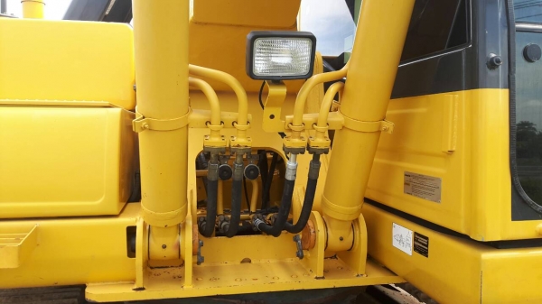 โคมัสซุ200-8 ชั่วโมง 4000 ชม.อยู่ในระยะประกัน 7,000 ชม. ราคา 2,500,000 บาท