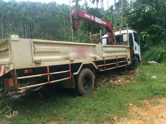 รถอีซูซุ 6 ล้อ FRR ติดเครน 3 ตัน. / 190 แรงม้า.  ปี 54.  ( รถวิ่ง 85,xxx กม. )    สนใจติดต่อ  081 - 6079515