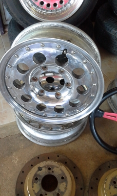 ล้อแท้ 15 แยกชิ้นใด้ 6รู ล้อแท้ 15 แยกชิ้นใด้ 6รู