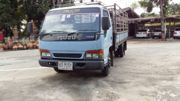 รถฝากขาย NPR หัวการ์ตูนรถเดิมๆ ปี 42 กระบะคาร์โก้คอกสูง