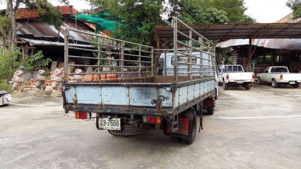 รถฝากขาย NPR หัวการ์ตูนรถเดิมๆ ปี 42 กระบะคาร์โก้คอกสูง