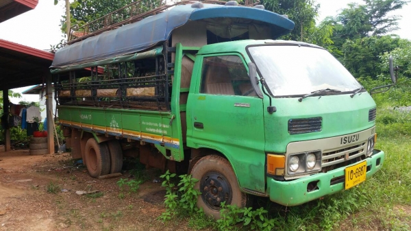 ขายรถหกล้อ ISUZU KS 110 แรง มีหลังคา 0811838154