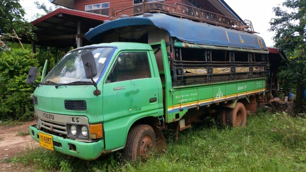 ขายรถหกล้อ ISUZU KS 110 แรง มีหลังคา 0811838154
