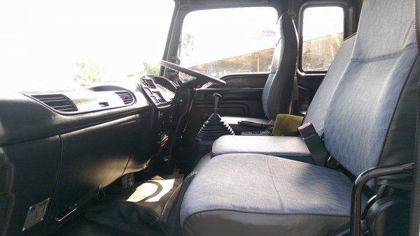 6ล้อเดกก้า 195 แรง ตู้แห้ง10บาน ยาว7.20 ยาง 9 รถห้างแท้ พร้อมใช้งานรถสวยจัด