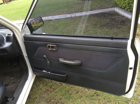 ขาย. Daihatsu mira mint ปี97 แท้เครื่องหัวฉีด660ccเกียร์ ธรรมดา สีขาวมุก ทำใหม่ นอก ใน สวยๆ ภายในหุ้มใหม่. ช่วงล่างทำมาใหม่. แบตใหม่ 7/9/58 ยางใหม่ ปี15ต้นปี. เพิ่งเปลียน รถสวย พร้อมใช้งาน. ประหยัดน้ำมัน. หาทีจอดรถง่าย. เบาะด้านหลังพับ เก็บของได้เยอะครับ. ขาย. Daihatsu mira mint ปี97 แท้เครื่องหัวฉีด660ccเกียร์ ธรรมดา สีขาวมุก ทำใหม่ นอก ใน สวยๆ ภายในหุ้มใหม่. ช่วงล่างทำมาใหม่. แบตใหม่ 7/9/58 ยางใหม่ ปี15ต้นปี. เพิ่งเปลียน รถสวย พร้อมใช้งาน. ประหยัดน้ำมัน. หาทีจอดรถง่าย. เบาะด้านหลังพับ เก็บของได้เยอะครับ.