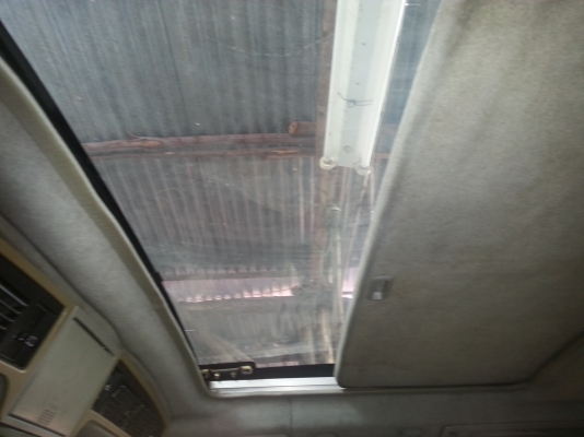 ขายรถตู้หัวจรวด super custom เครื่อง 2 j vvti เบนซินบวก lpg ลงเล่มเรียบร้อย เครื่องยนต์เปลี่ยนใหม่