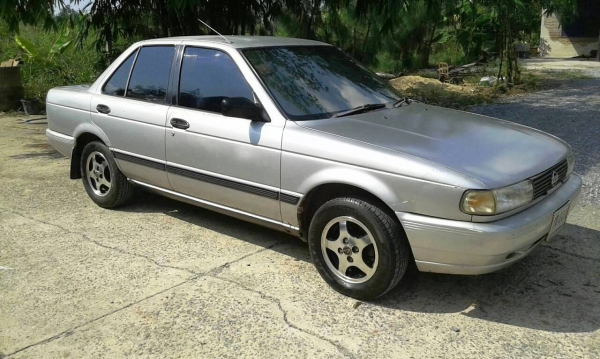 รถเก๋ง Nissan Sentra ปี 93 เครื่องดี ช่วงล่างดี สีพอได้รถใช้งานอยู่