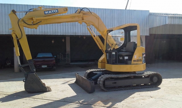 ขายรถแบคโฮ KATO รุ่นHD205UR ขายรถแบคโฮ KATO รุ่นHD205UR