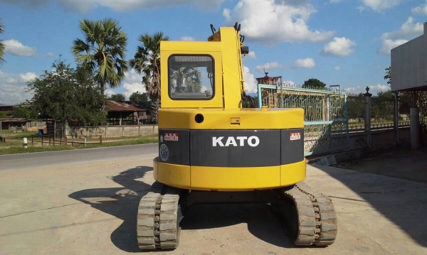 ขายรถแบคโฮ KATO รุ่นHD205UR ขายรถแบคโฮ KATO รุ่นHD205UR