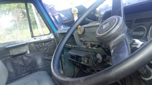 สิบล้อดั้ม isuzu 2 เพลาใหญ่ เครื่อง 6BG สโลกลางอินเตอร์ เครื่องร็อก เกียร์ร็อค เบรกจิฟฟี่ พวงมาลัยเพาเวอร์ ภาษีไม่ขาด เครื่องดีคันชีสวย สิบล้อดั้ม isuzu 2 เพลาใหญ่ เครื่อง 6BG สโลกลางอินเตอร์ เครื่องร็อก เกียร์ร็อค เบรกจิฟฟี่ พวงมาลัยเพาเวอร์ ภาษีไม่ขาด เครื่องดีคันชีสวย